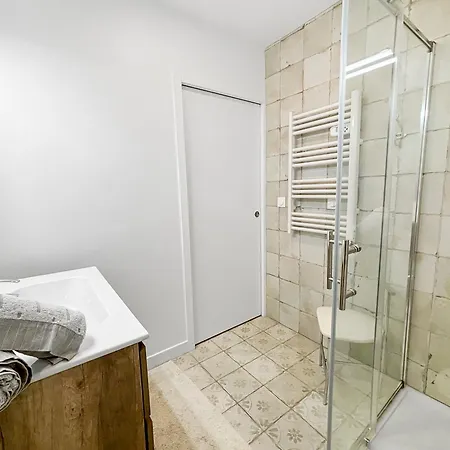 Climatisation, Parking Prive, Maison Plein Pied Proche Gare, 1 Chambre, Capacite 4 *