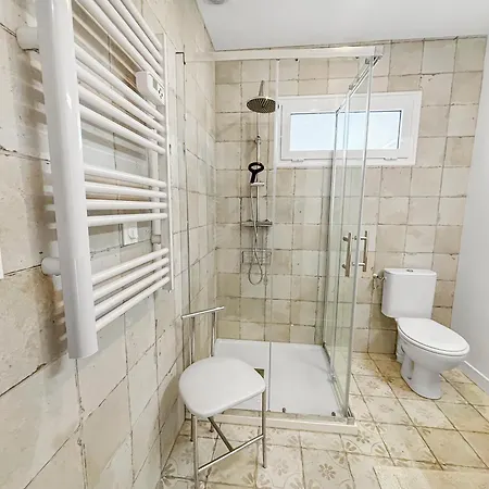 Apartment Maison Rdc Et Confort Proche Gare, Parking Prive, Climatisation, 1 Chambre, Capacite 4